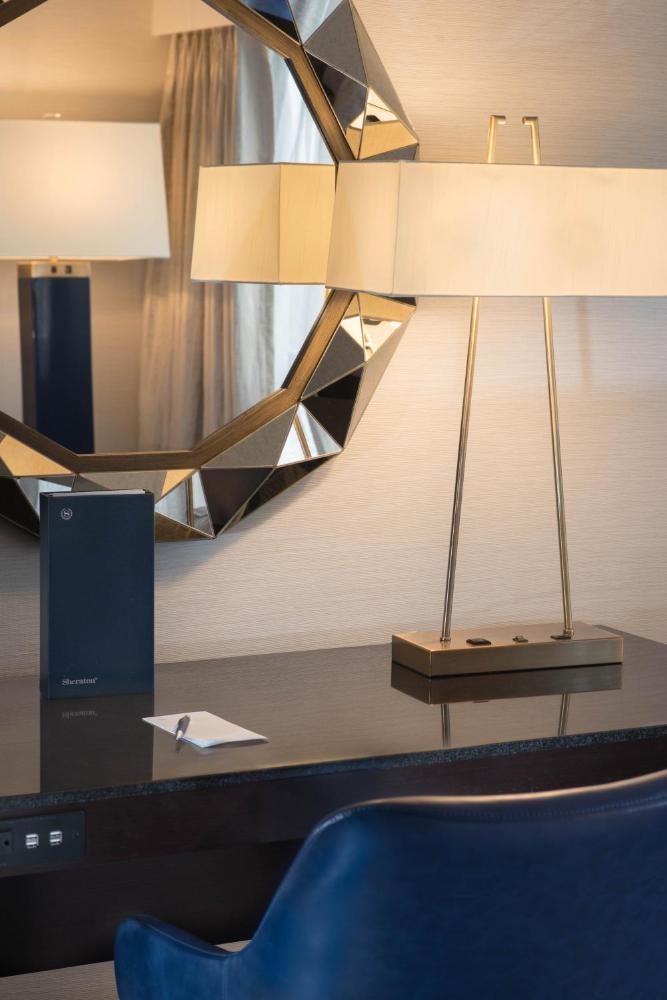 Standard King Room interior